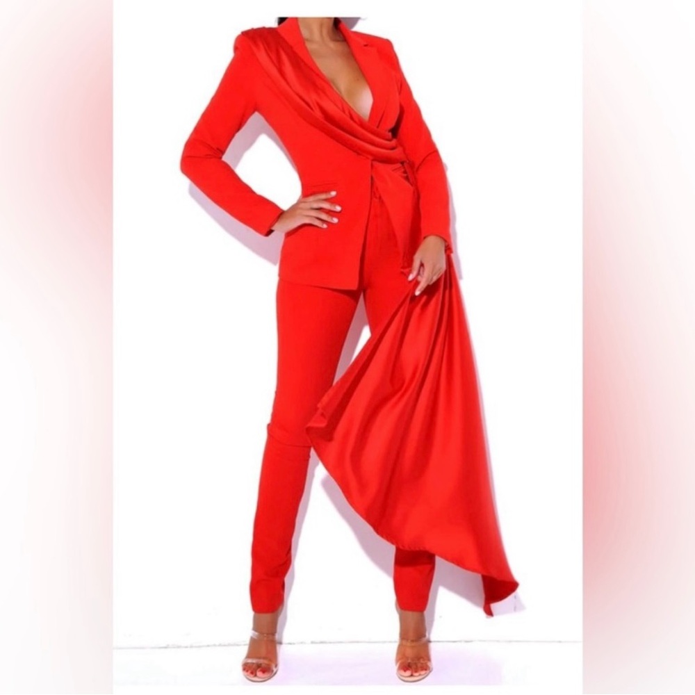 Miss Circle red pantsuit